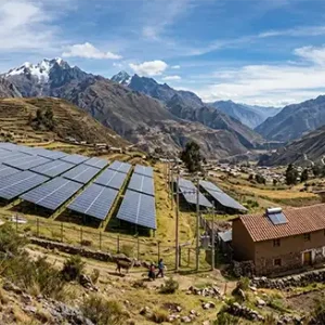 sistema de energía solar fotovoltaica instalado en vivienda y empresa en Perú